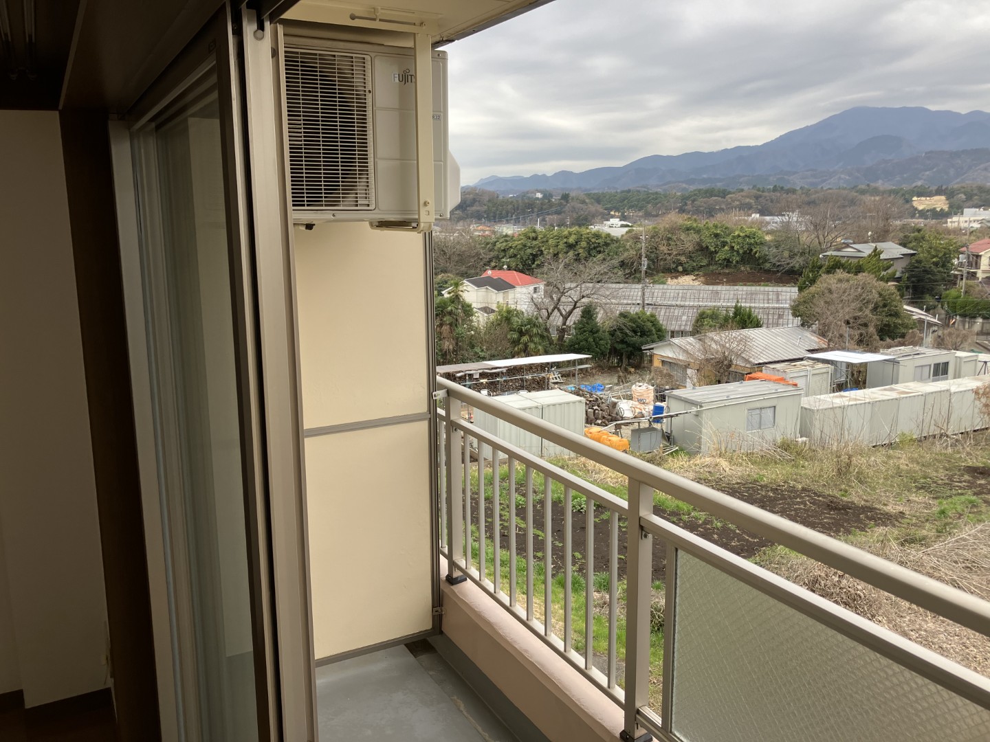 バルコニー　参考写真　最上階です