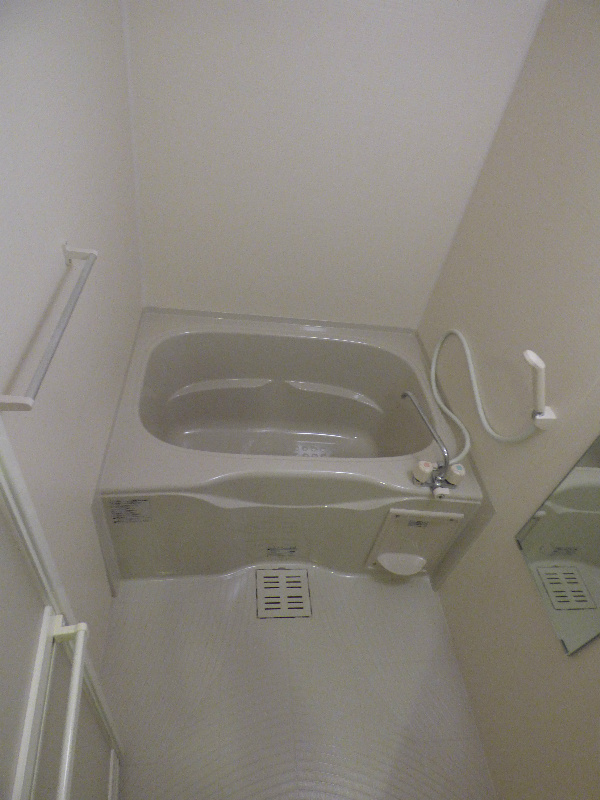 バス・シャワールーム　【家具家電一式付き】【見学予約受付中】【仲介料減額】【弊社管