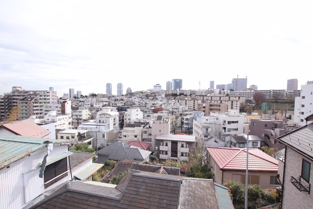 【横浜市神奈川区松ケ丘のアパートの眺望】