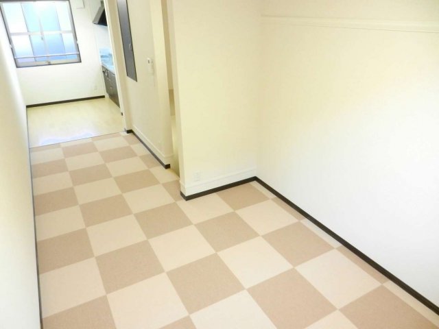 玄関　明るい日差しが差し込みます。