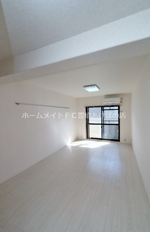 居室・リビング　同型別部屋写真