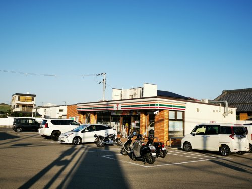 【和泉市黒鳥町のアパートのコンビニ】