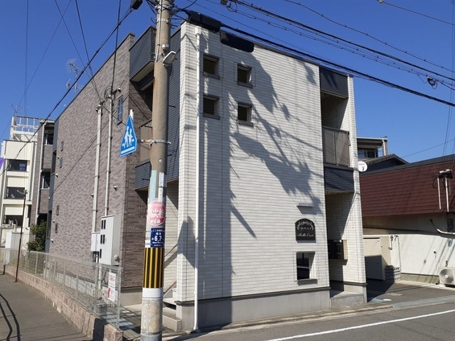 【阪南市尾崎町のアパートの建物外観】