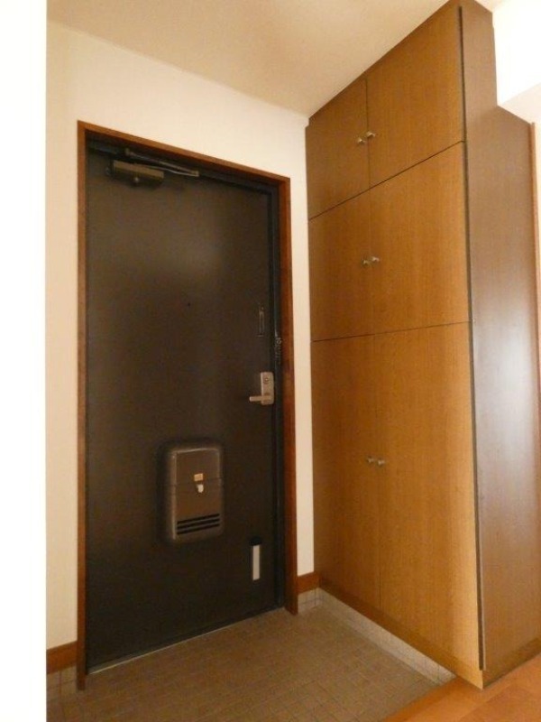 玄関　図面と現状に相違がある場合には現状を優先