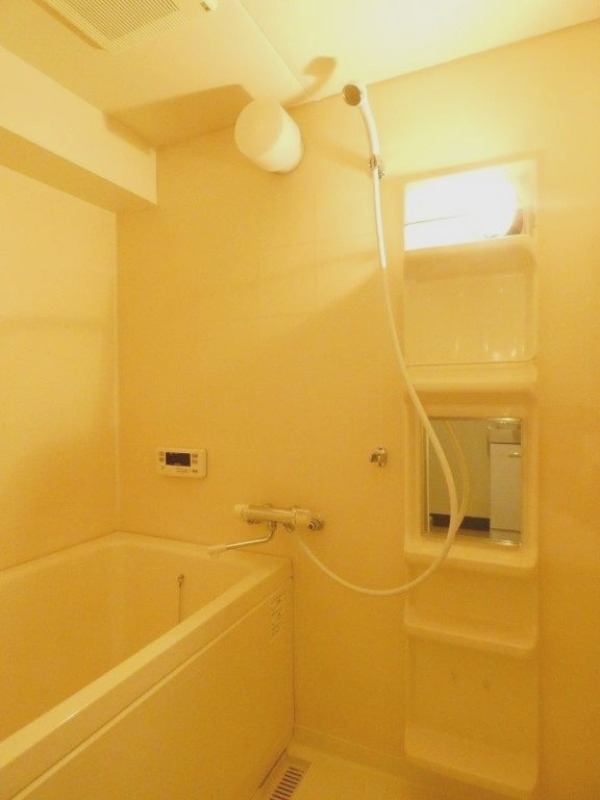 バス・シャワールーム　図面と現状に相違がある場合には現状を優先