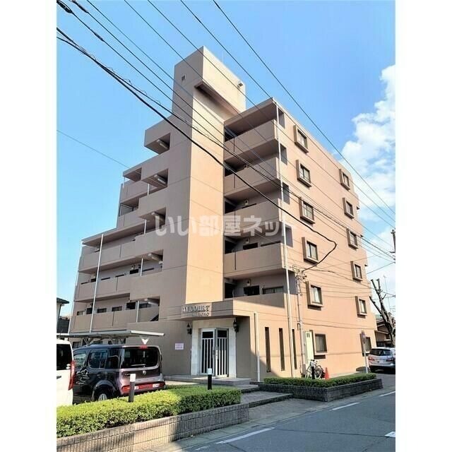 【熊谷市曙町のマンションの建物外観】