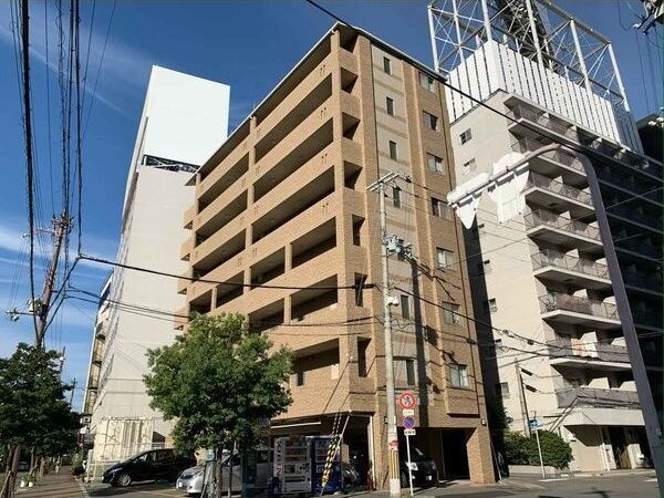 【大阪市東淀川区東中島のマンションの建物外観】