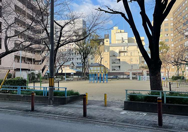 【大阪市東淀川区東中島のマンションの公園】