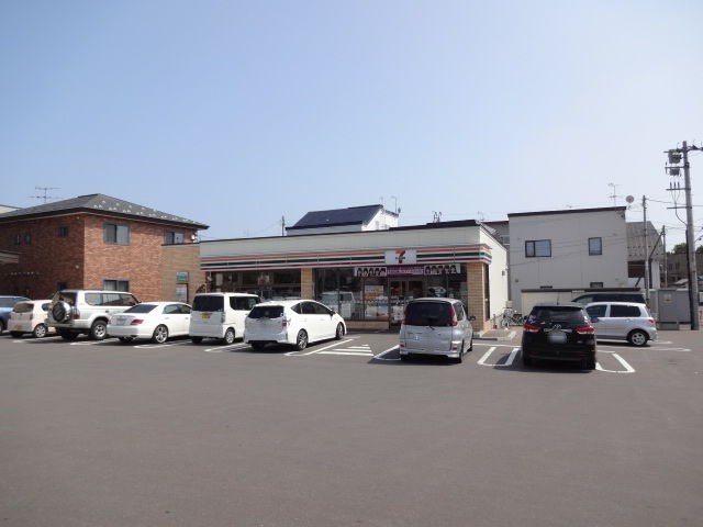 コンビニ　セブンイレブン函館時任町店（コンビニ）まで132m