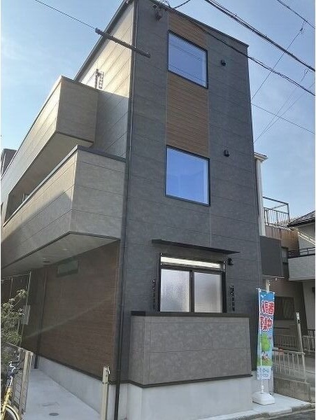 【名古屋市中村区長筬町のアパートの建物外観】