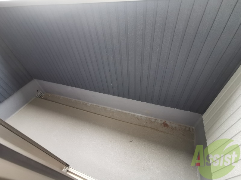 バルコニー　バルコニーは洗濯物を干すのに十分な広さです。