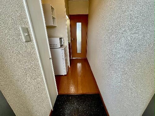 玄関　設備・仕様は号室により異なる為、現況を優先いたします。