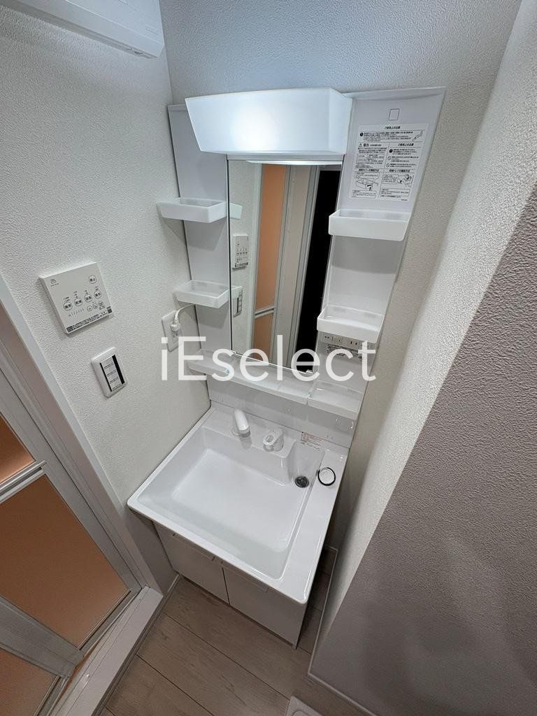 洗面設備　人気の独立洗面台。