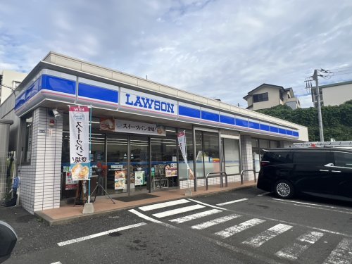 コンビニ　ローソン 横浜岡村七丁目店（コンビニ）まで988m