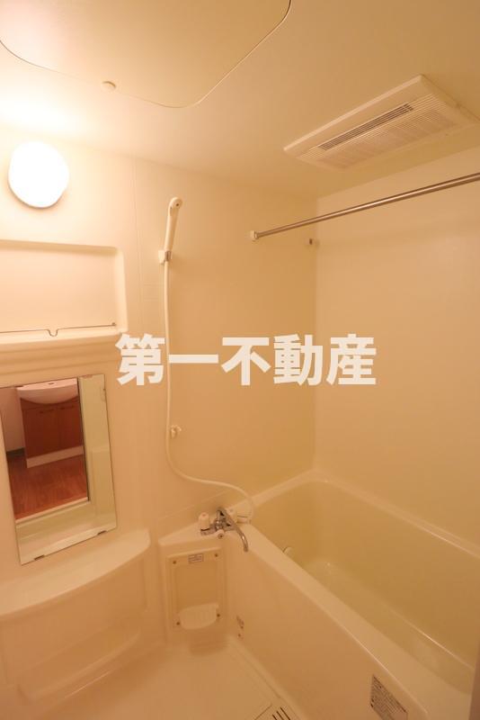 バス・シャワールーム　浴室乾燥機付き