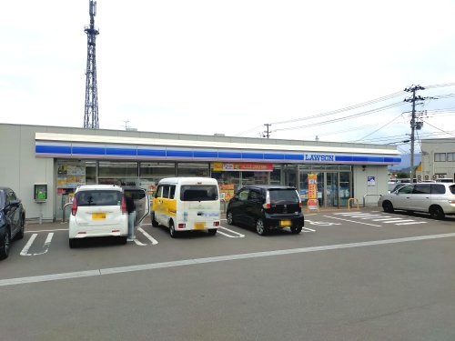 コンビニ　ローソン 古館1丁目店（コンビニ）まで334m