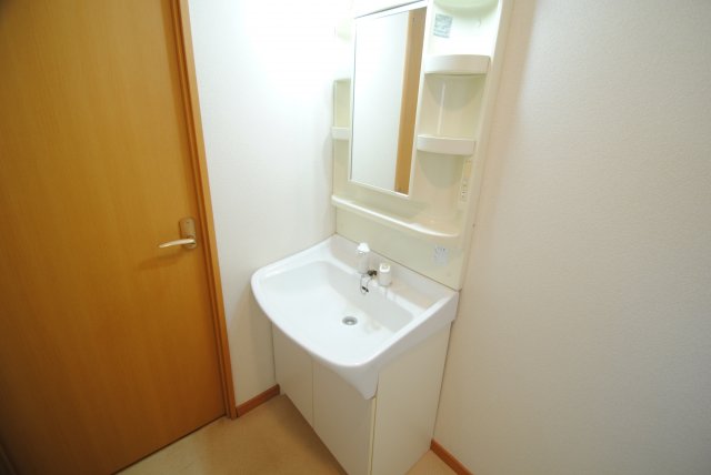 洗面設備　内装イメージ：同物件別室