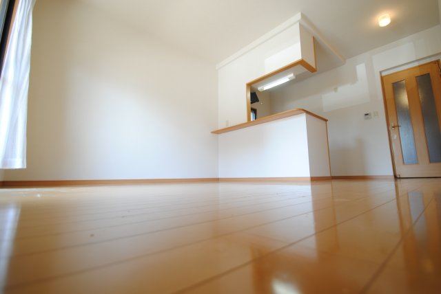 居室・リビング　内装イメージ：同物件別室