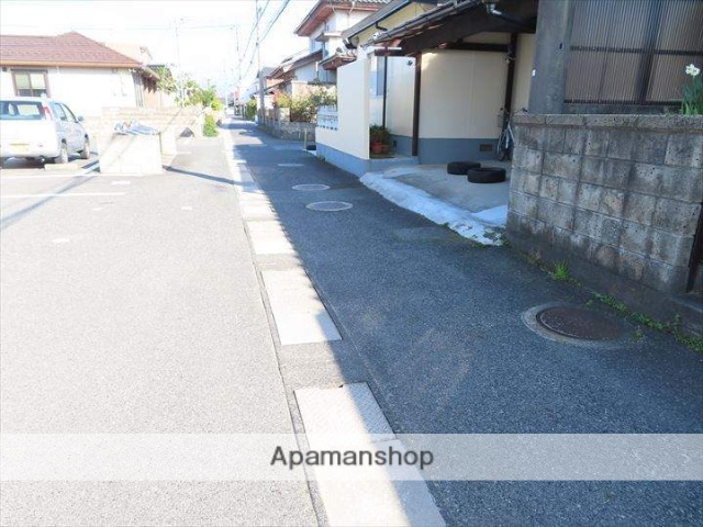 その他　前面道路（その他）まで0m