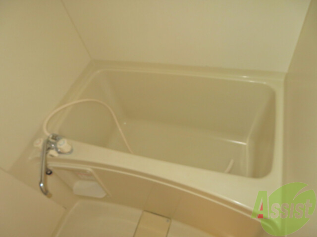 バス・シャワールーム　浴槽が広々としているのでリラックス出来そうですね！