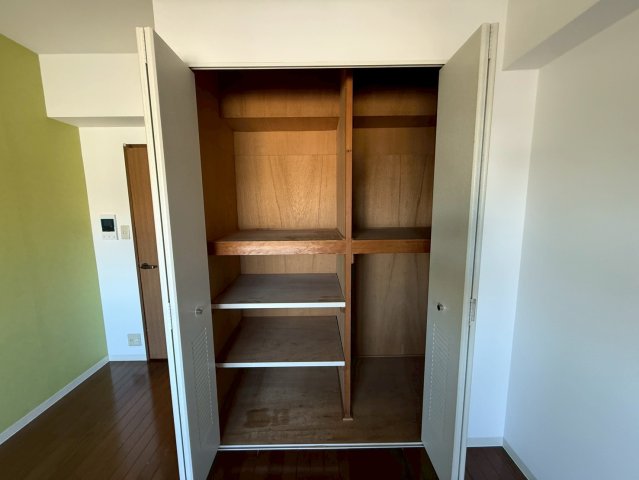 収納　メルベーユ神田