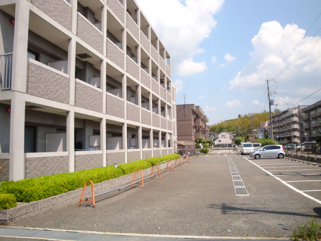 駐車場　車をお持ちの方に嬉しい駐車場付きの物件です
