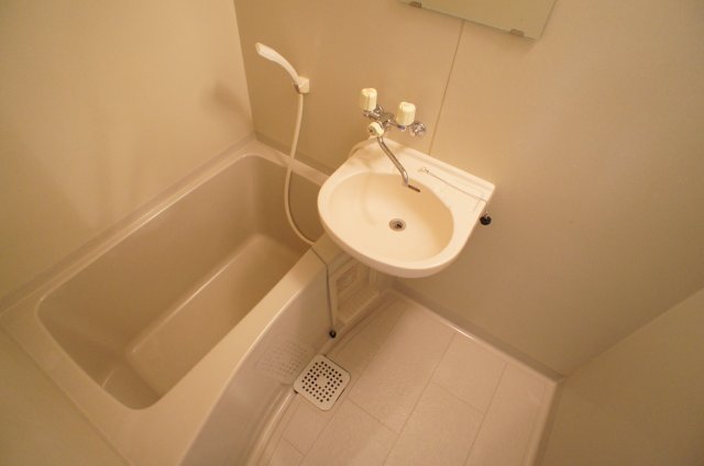 バス・シャワールーム　お風呂です