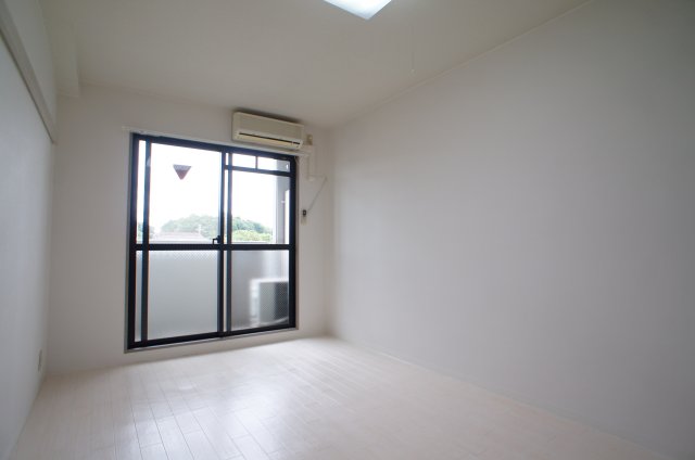 居室・リビング　スタンダードな洋室です