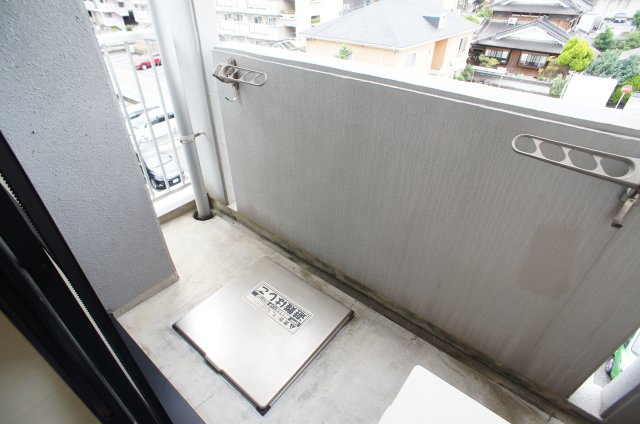 バルコニー　お洗濯にも便利なバルコニー付き