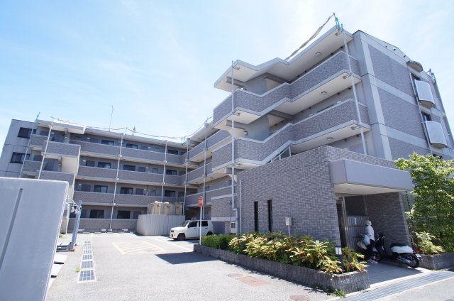 建物外観　外観は落ち着いています