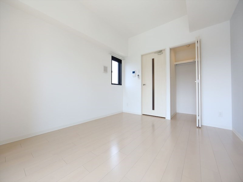 居室・リビング　洋室8.3帖　ウォークインクローゼット付（収納充実してます）