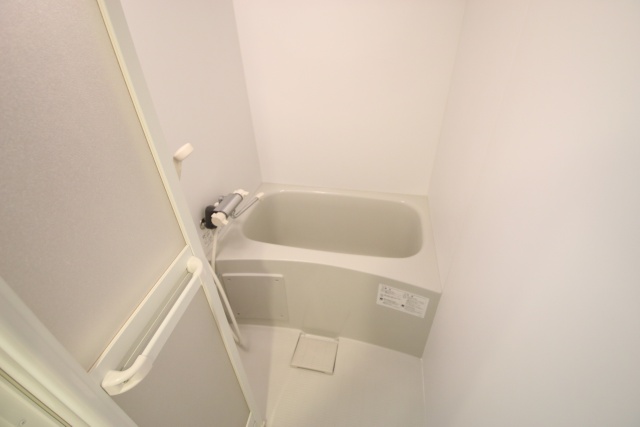 バス・シャワールーム　※別室の参考写真の為、現況優先です。