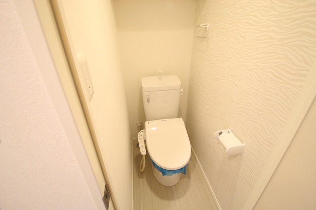 トイレ　※別室の参考写真の為、現況優先です。