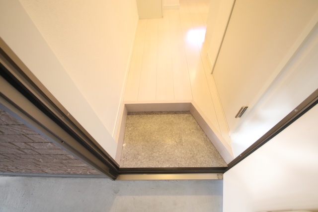 玄関　※別室の参考写真の為、現況優先です。