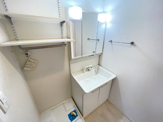 洗面設備　シャンプ－ドレッサー