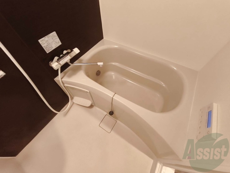 バス・シャワールーム　お風呂になります。一日の疲れを癒してくださいね。