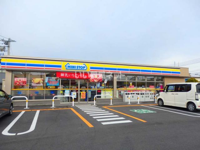コンビニ　ミニストップ 四日市天カ須賀店（コンビニ）まで769m