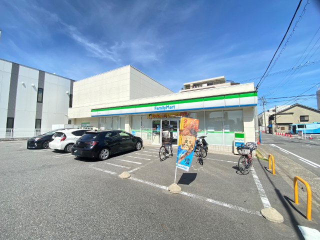 コンビニ　ファミリーマート高辻店（コンビニ）まで321m
