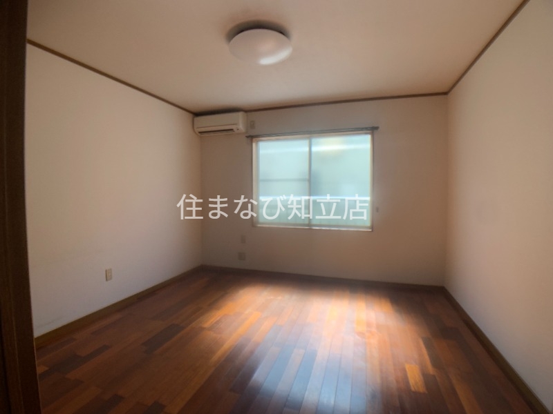 居室・リビング　同型別棟写真