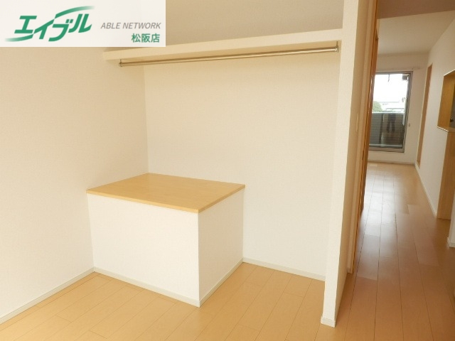 収納　同型参考写真