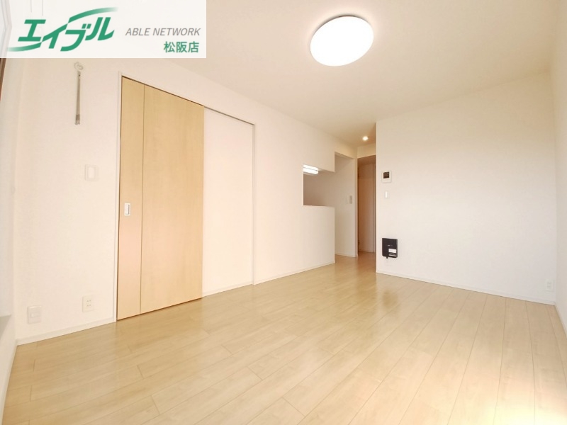 居室・リビング　同型参考写真