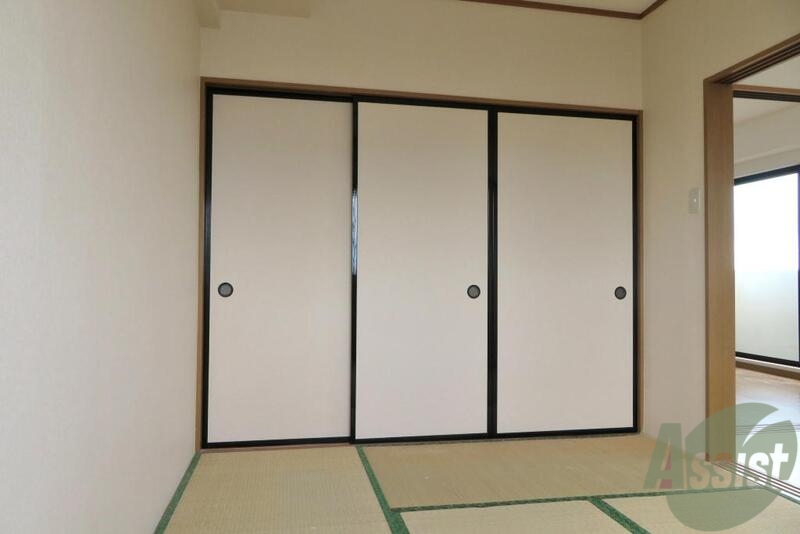 収納　和室には押し入れがあります、寝具の収納にいいですよね