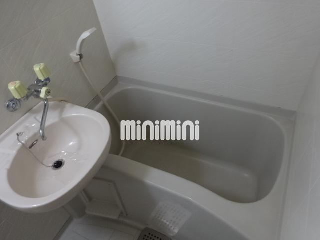 バス・シャワールーム　ゆったりバスルームです