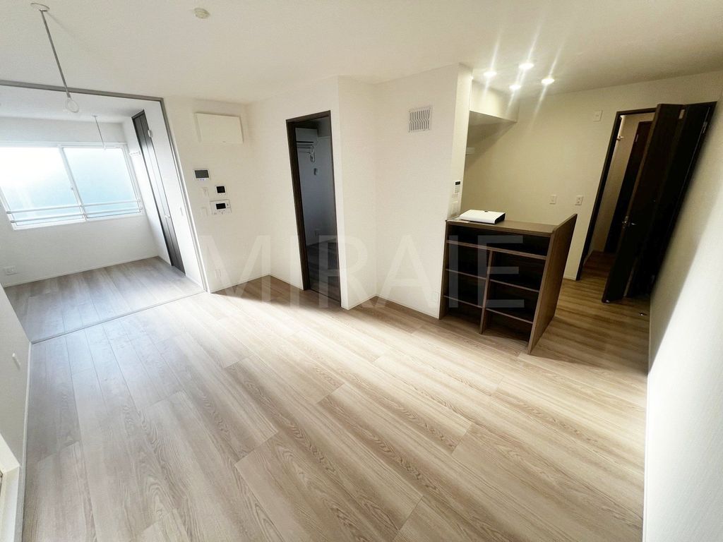 居室・リビング　施工中のため参考写真です。