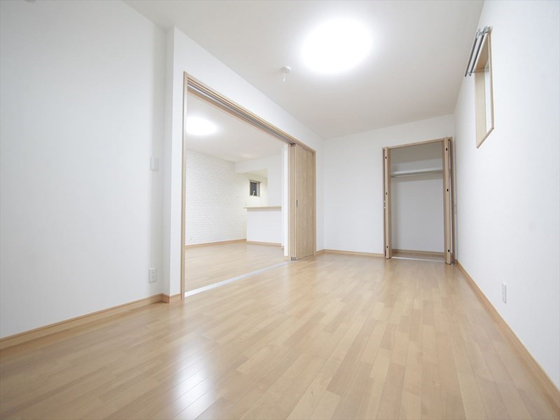 その他部屋・スペース　洋室9.5帖　クローゼット付（収納充実してます）