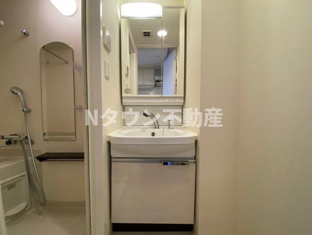 洗面設備　使いやすい独立洗面台です