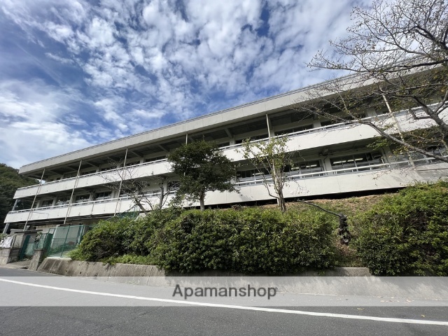 中学校　岡山市立上道中学校（中学校）まで593m