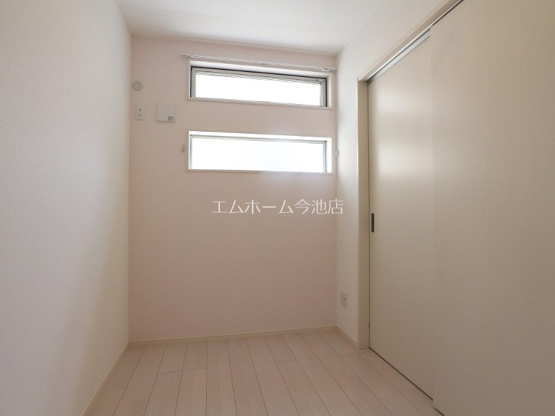 その他部屋・スペース　洋室3.0帖　換気良好　収納充実しています