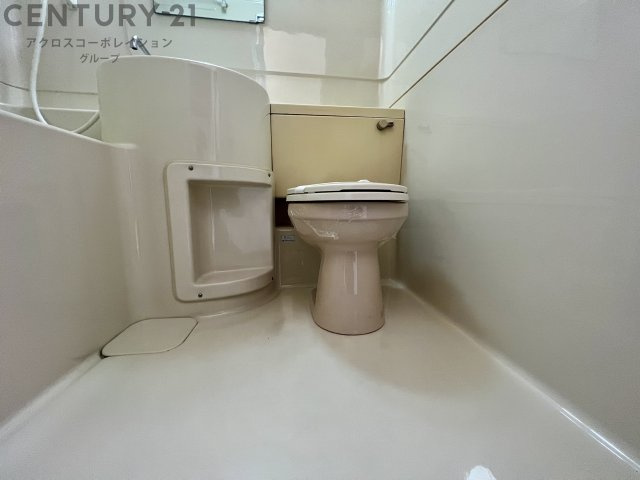 トイレ　浴室内にトイレがあります☆
