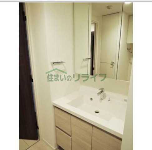 洗面設備　写真は同タイプ住戸です。